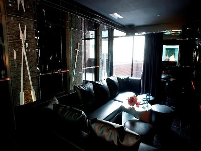 Knight On Wyndham Apartment Hong Kong 4*,